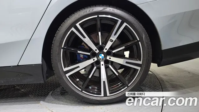 BMW 5 серии 2025 thumb 6