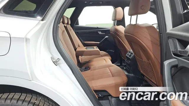 Audi Q5 2021 thumb 7