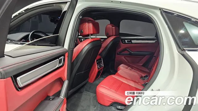 Porsche Cayenne 2022 thumb 9