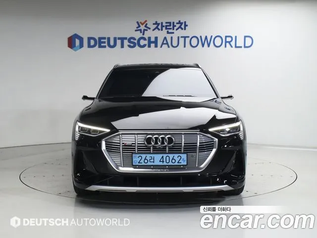 Audi e-tron 2021 thumb 8