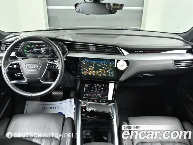 Audi e-tron 2021 thumb 9