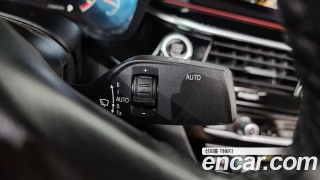 BMW 5 серии 2019 thumb 12