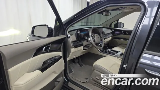 Kia Carnival 2021 thumb 5