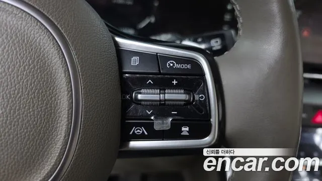 Kia Carnival 2021 thumb 9
