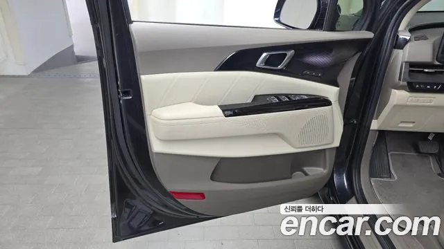 Kia Carnival 2021 thumb 2