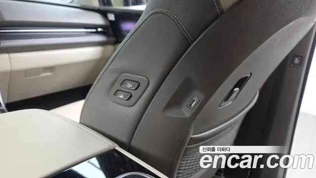 Kia Carnival 2021 thumb 7