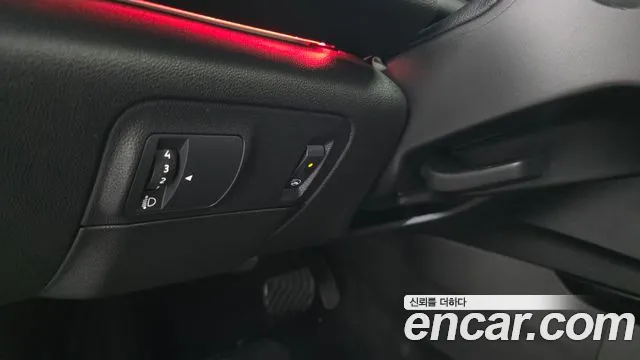 Renault SM6 2016 thumb 7