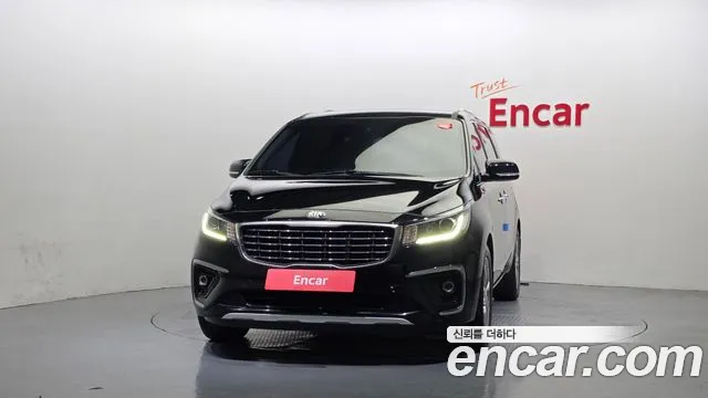 Kia Carnival 2019 thumb 3
