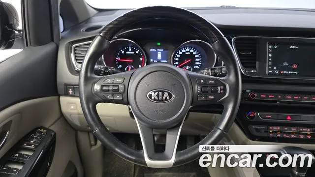 Kia Carnival 2019 thumb 12