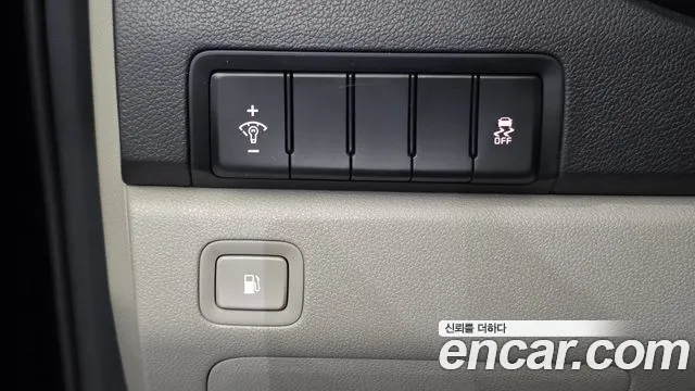 Kia Carnival 2019 thumb 6