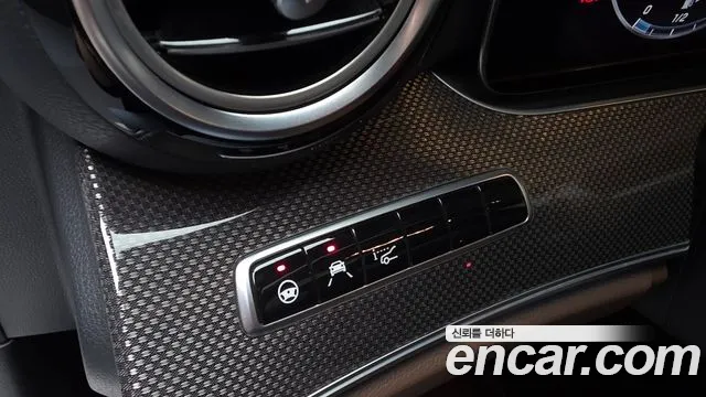 Mercedes-Benz E-Class 2020 thumb 11