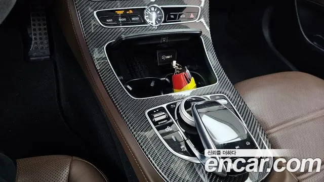 Mercedes-Benz E-Class 2019 thumb 8