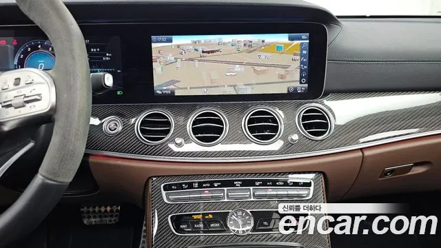Mercedes-Benz E-Class 2019 thumb 7