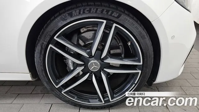 Mercedes-Benz E-Class 2019 thumb 12