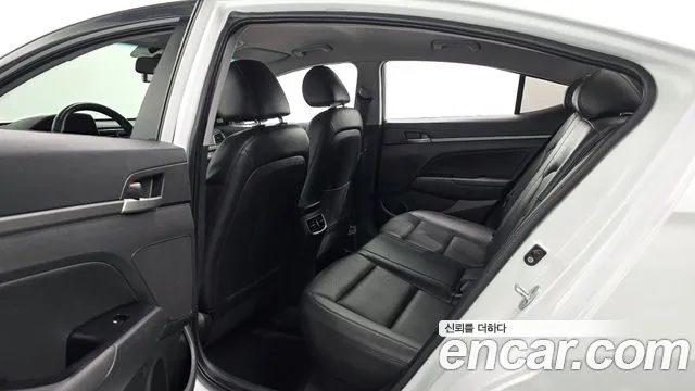 Hyundai Avante 2016 thumb 3