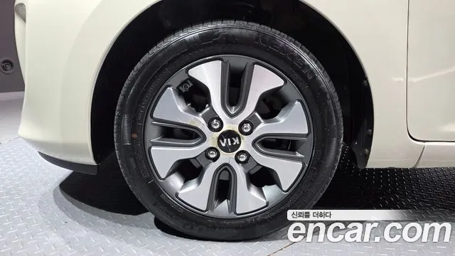 Kia Morning 2015 thumb 10