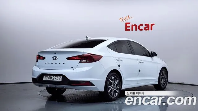Hyundai Elantra 2019 thumb 2