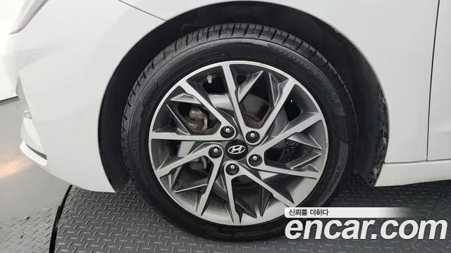 Hyundai Elantra 2019 thumb 5