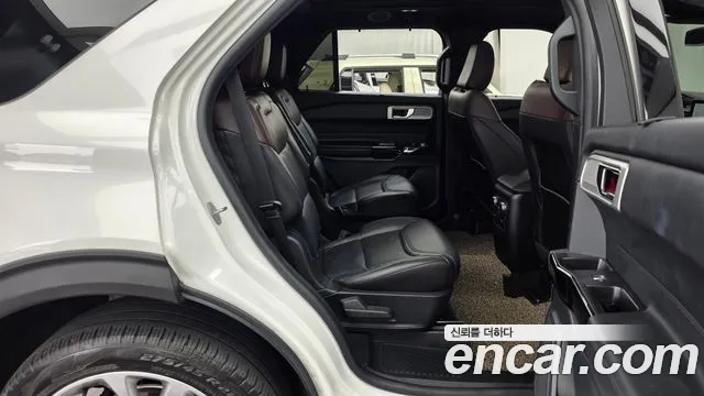 Ford Explorer 2022 thumb 3