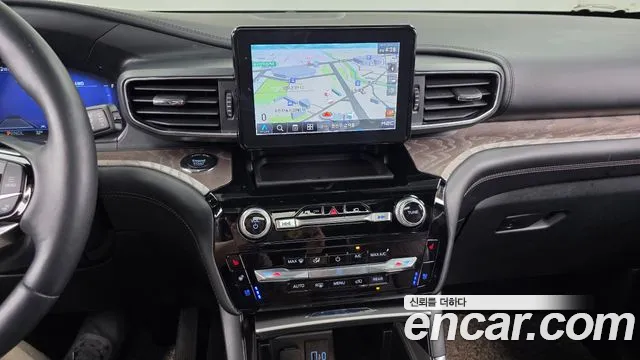 Ford Explorer 2022 thumb 5