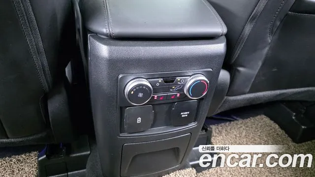 Ford Explorer 2022 thumb 2