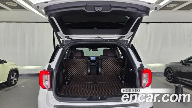 Ford Explorer 2022 thumb 12