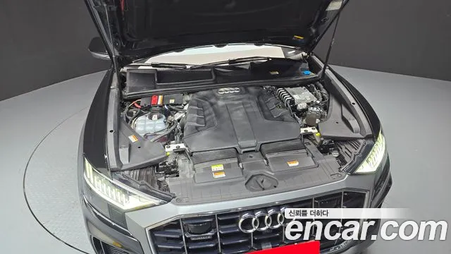 Audi Q8 2021 thumb 3