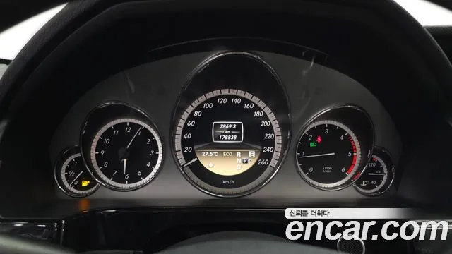 Mercedes-Benz E-Class 2012 thumb 7