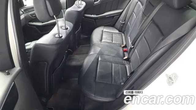 Mercedes-Benz E-Class 2012 thumb 9