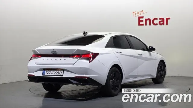 Hyundai Elantra 2022 thumb 3