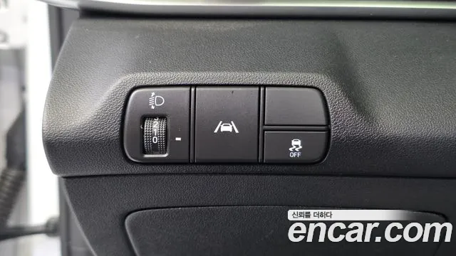 Hyundai Elantra 2022 thumb 2