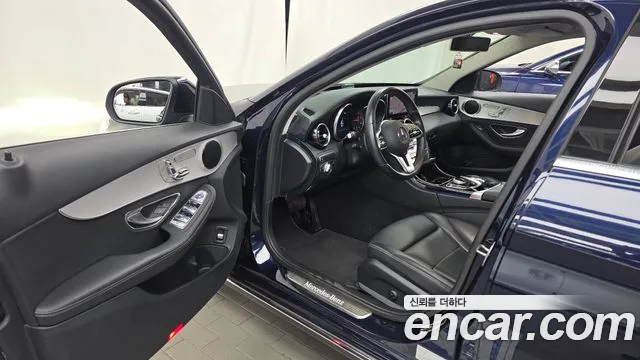 Mercedes-Benz C-Class 2020 thumb 2