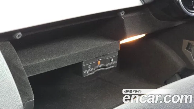 Mercedes-Benz C-Class 2020 thumb 11
