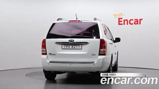 Kia Canival 2014 thumb 12