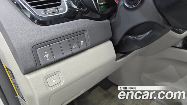 Kia Carnival 2016 thumb 11