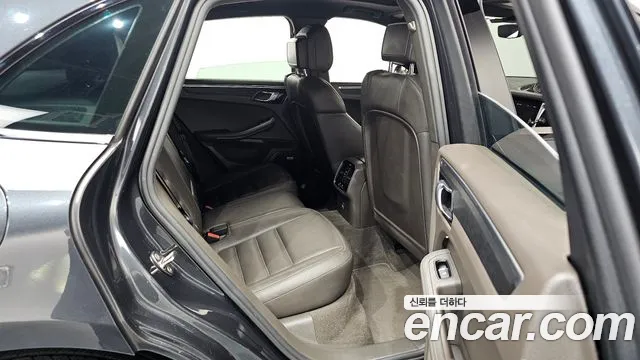 Porsche Macan 2021 thumb 8