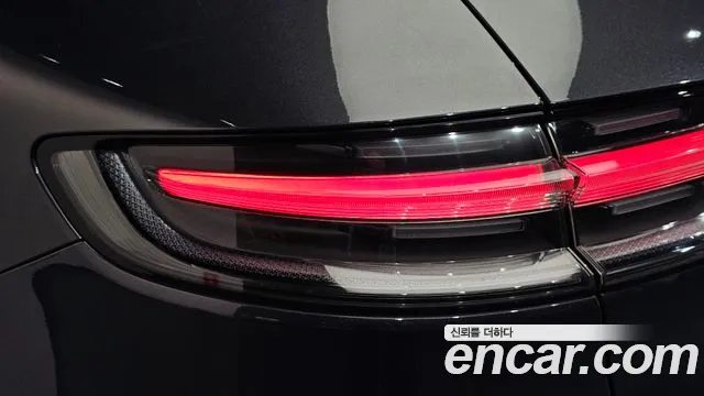 Porsche Macan 2021 thumb 12