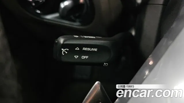 Porsche Macan 2021 thumb 2