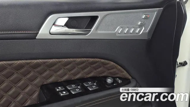 KGM Rexton 2022 thumb 4