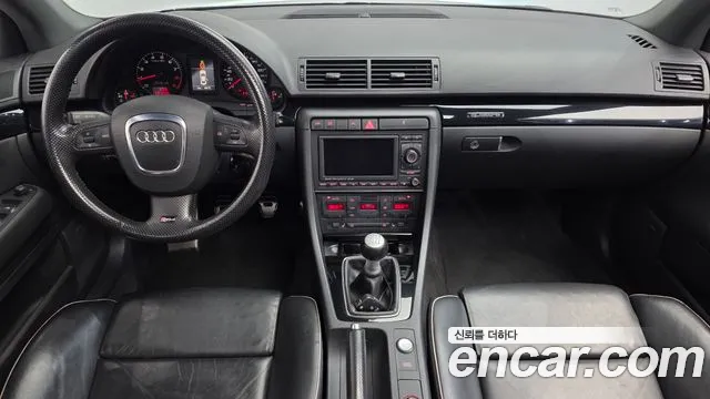 Audi RS4 2006 thumb 10