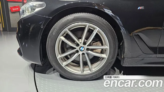 BMW 5 серии 2017 thumb 3
