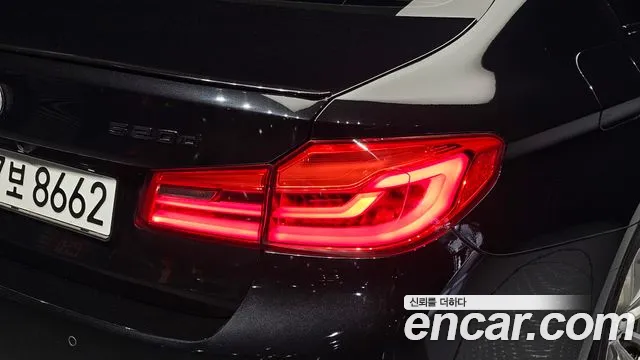 BMW 5 серии 2017 thumb 2