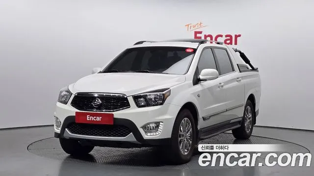 KGM Korando 2015 thumb 10