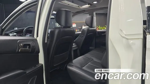 KGM Korando 2015 thumb 9