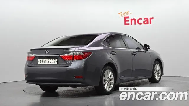 Lexus ES 300h 2013 thumb 2