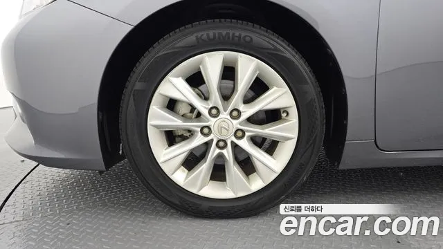 Lexus ES 300h 2013 thumb 5