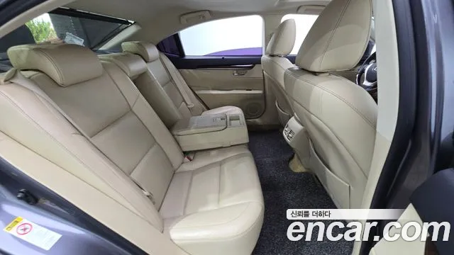 Lexus ES 300h 2013 thumb 12
