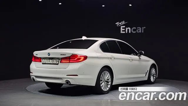 BMW 5 серии 2019 thumb 3