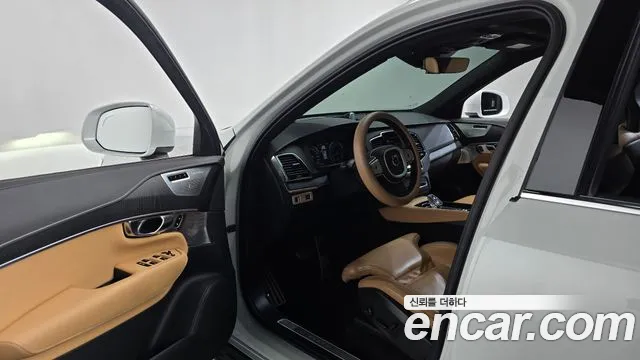Volvo XC90 2021 thumb 11