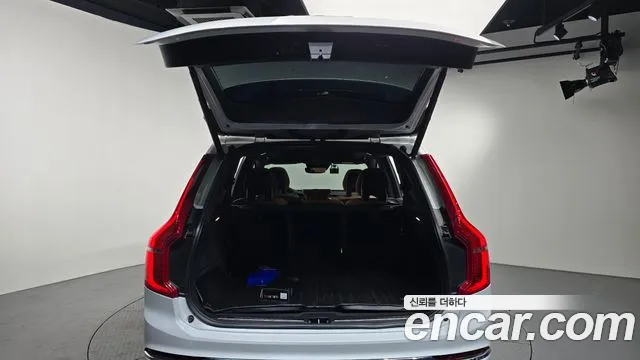 Volvo XC90 2021 thumb 10